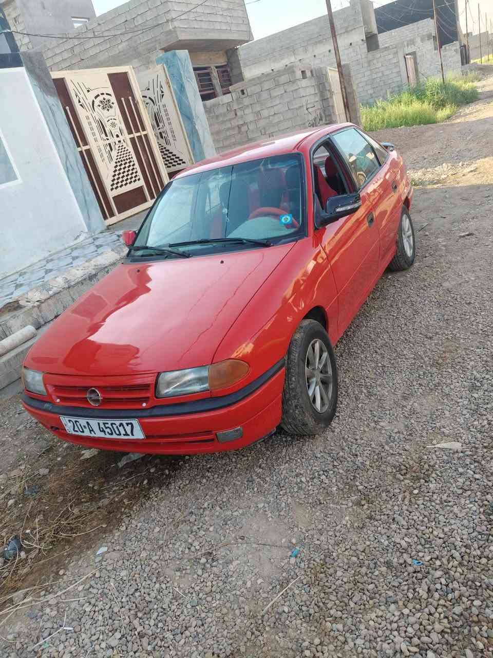 سلام عليكم اوبل استرا صندوك 
رقم دولي جديد 
بسمي لغايه 2030
موديل 92
كير مكينه خير من الله 
مكينه 1600
 كير عادي
حداديه امامي خلفي جديد 
تخم تاير ويل كب جديد 
سياره بدون ظر بس صبغ لجماليه 
سنتر لوك شغال 
شاشه كامره 
داخله مدوشم جديد
مكاني ديالى  بعقوبه 
سعر 35 بيه مجال 
لاستفسار 
***********
‏‪***********‬‏
