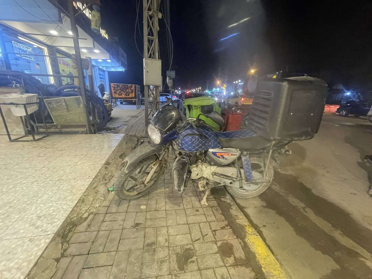 دراجة بوكسر للبيع طافية و مابيهة اوراق اكلفلك عشاير و قانون سعر ٥٥٠وبيهةمجال دراجة موديل ١٩ أربعة كير مكان دورة البعيثة رقم ***********متواجد واتساب
