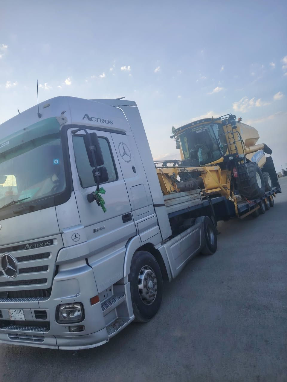 لودرنقل كافة الآليات الزراعيه و الإنشائية للتواصل على الأرقام التالية  ***********
***********
