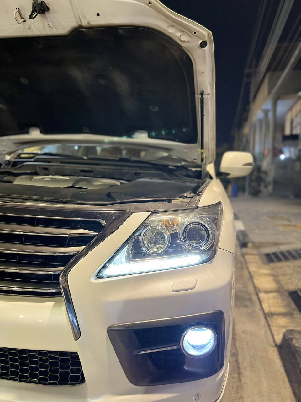 اسلام عليكم لكزس مديل 2015 كفاله عامه السياره جديده بمعنى الكلمه رقم بغداد مشروع وطني تحويل ثاني يوم بريم داخل قرميدي دواخل مال زيرو السياره كفاله عامه مغلفه نانو اصلي السعر 475 وبيهه مجال الاستفسار ***********
