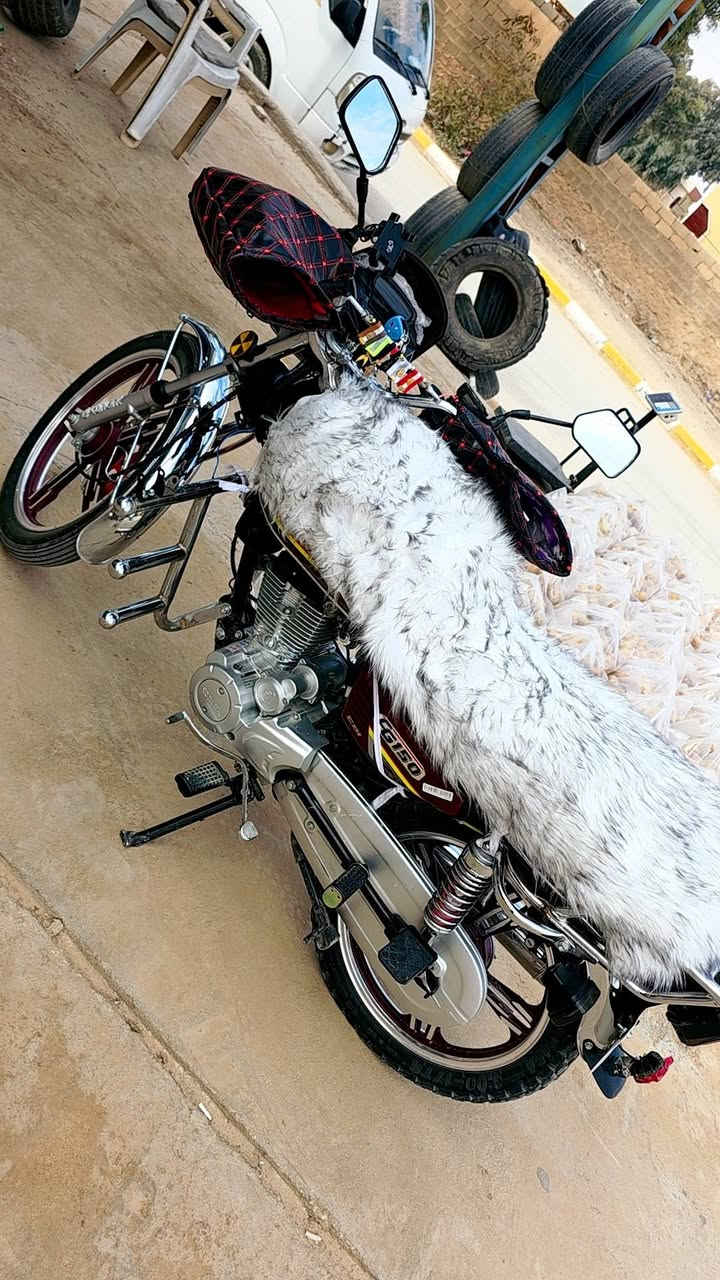 السلام عليكم دراجه للبيع  سولنك موديل 24اوراقه سويجات 2بصمات 2نضيفه دهن اصلي الماني وبانزين محسن  وصلت 675 ومابعت مكاني الانبار القائم ...***********
