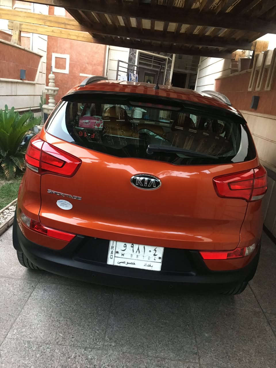 السلام عليكم سبورتج ٢٠١٦ خليجي مكفوله من صبغ والبارد فقط شخوط بسيطه جداً لون  مشمشي ماشيه ١٦٨ محرك ٢٠٠٠ دوش مري شفط اشاره بالمراية شباك خليه مدوشمه كشنات وكاعيه باقي الامور اوكس وتحكم ستيرن على وضعيه شركة وعلى ايدي سيارة 
 السعر  ١٦٥ دولار 
***********
 مكان بغداد - الوزيرية
