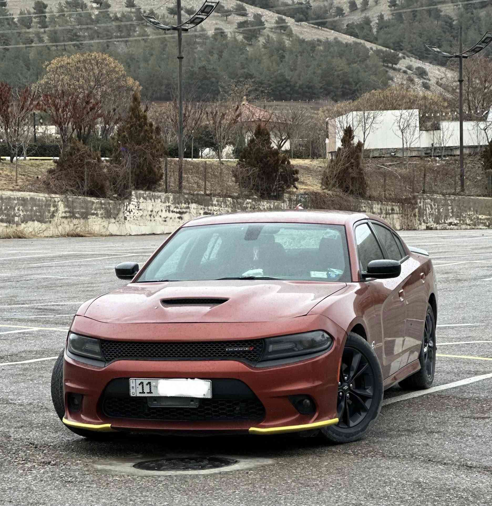 جارجر  جيتي GT  موديل 2020  اصل اصل
لون مشمشي مميز 

سياره كفاله من صبغ بيها بارد بسيط بجاملغ وبنيد  سونار مرفق مع المنشر

رقم بغداد الجديد بسمي  مكانها بغداد

السعر 204$
هاتف /***********

  فول  مواصفات 1/1   
المحرك : V6.  3.6L 
دفع/AWD
* جناح خلفي بلادي
* ويل قياس 20 انچ  بلادي تخم تاير جديد
مقاعد رياضية  
* مصابيح أمامية زنون . 
* كشافات الضباب زنون . 
* المصابيح الأمامية مع LED . 
* حساسات . 
* شاشه كبيرة مع نظام ملاحة نفكيشن GPS .
* سستم صوت الپاين . 
* مقاعد أمامية كهربائية عدد 1 
* تشغيل عن بعد . 
* محدد سرعة . 
* تلفون بلوتوث . 
* كاميرا خلفية .
