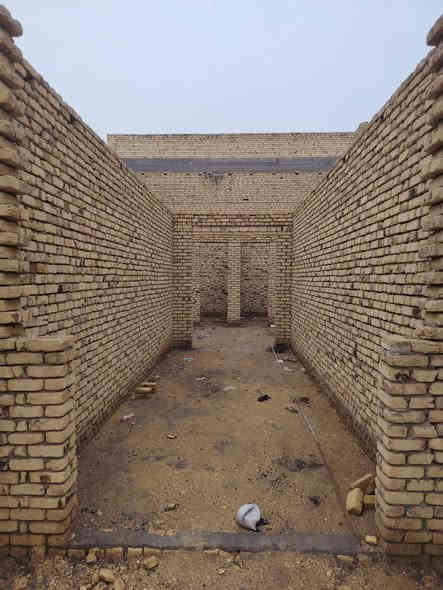 سلام عليكم هيكل للبيع بحي شرطه بل بدايه 300 متر شغل دراجه اوله حر مامطلوب بي معامله اسكان 60 مليون كامله وجاهزه كبل تسحب عليه للاستفسار ***********
