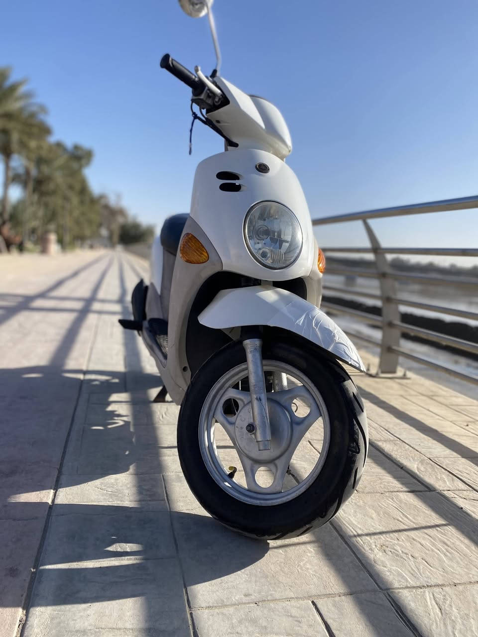 سلام عليكم دراجه فله 120. دراجه كفاله عامه من كلشي أوراقها موجوده كامله صارلها أقل الشهرين نازله من الرمبه 2009 نضافه 100/100 السعر_ 950 وبيها مجال    ... للتواصل) ***********
