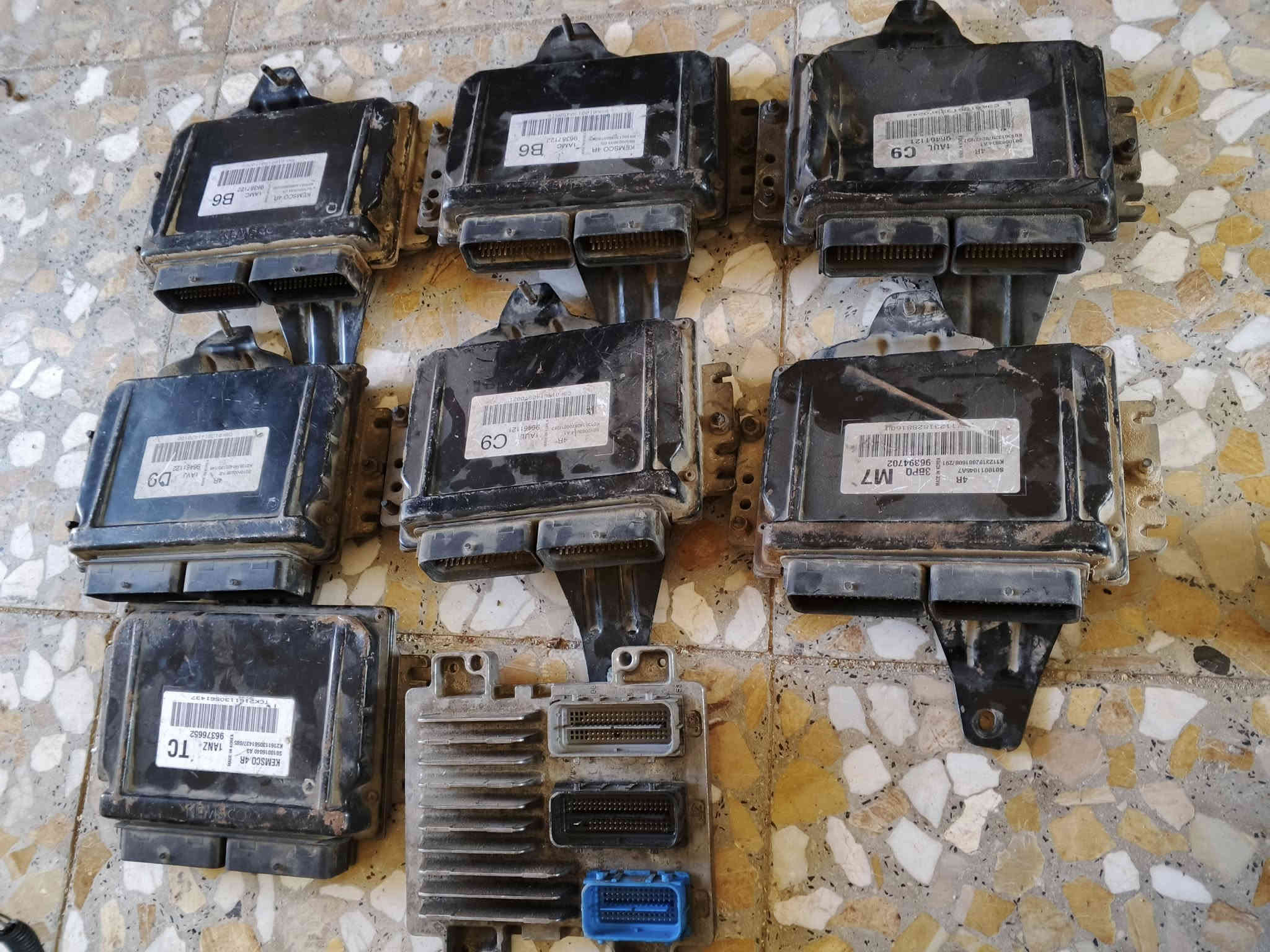 السلام عليكم غراض اوبترا للبيع عنوان بغداد هذه رقمي ***********
