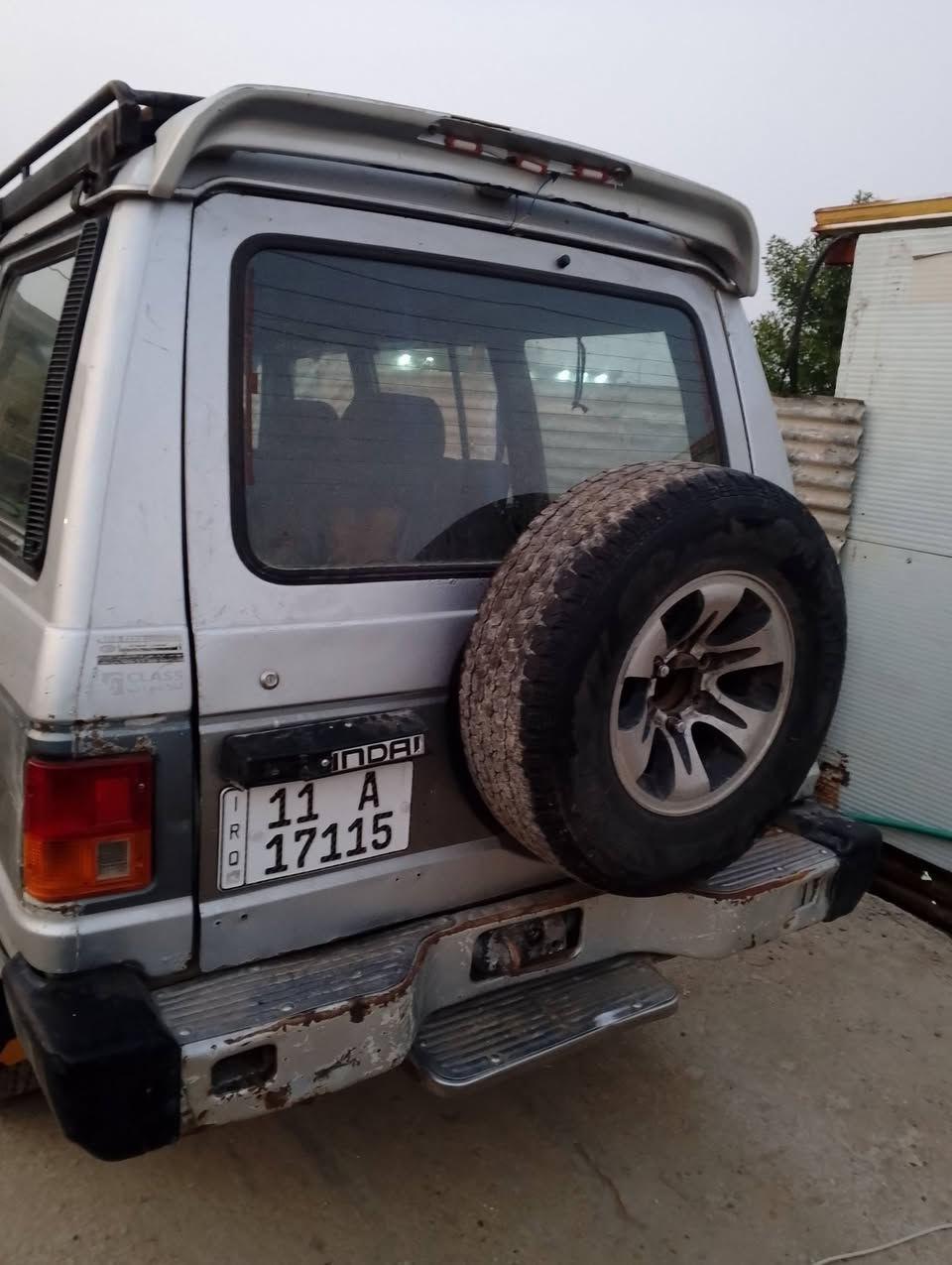 كالوبر موديل 1993 رقم بغداد جديد بسمي كير مكينة ففتي سيارة دواخلة حلوه خير من الله السعر 43وبيها مجال  الاتصال على الرقم ***********مكاني بغداد
