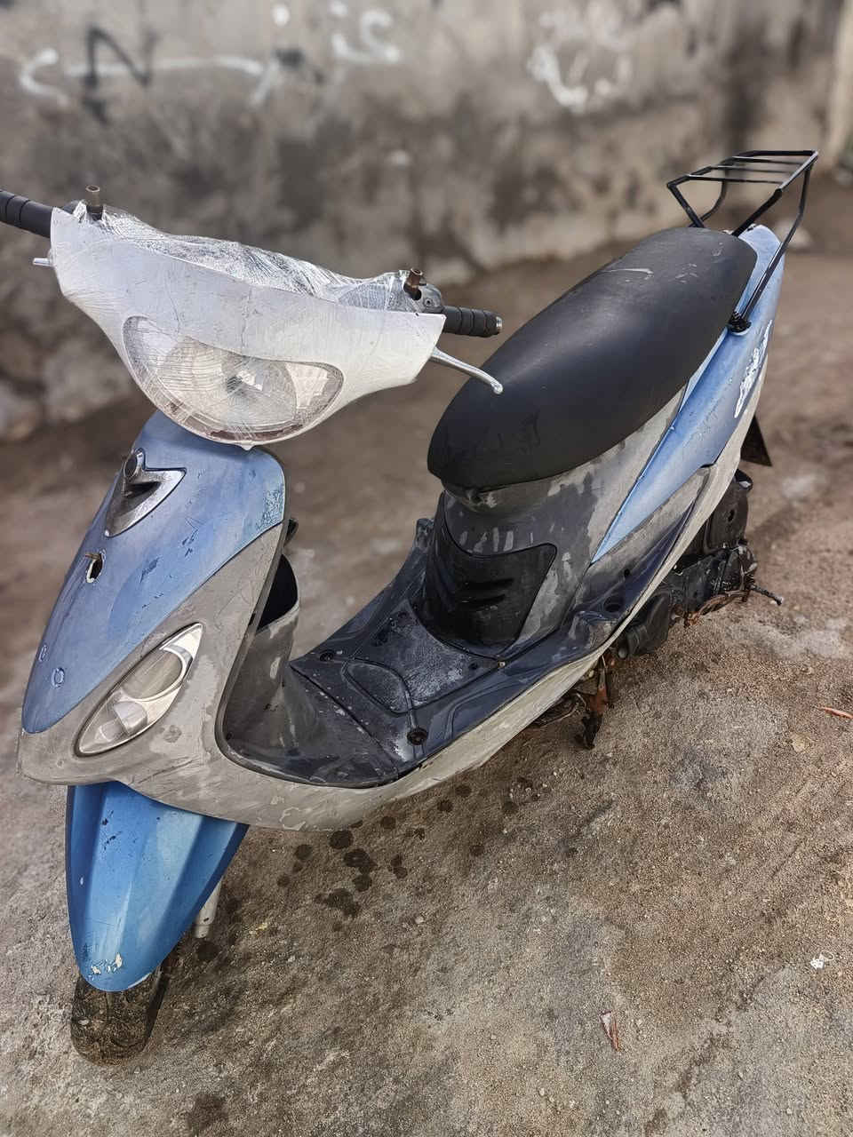 درجة ماكس منغولي لبيع نضيفه كلشي شغال بيه سلف هندر لايت مكينه ناعمه كفرها اصلي سعرها  مناسب 350 مكان ناصريي مركز وشراي ***********يتصل عله رقم
