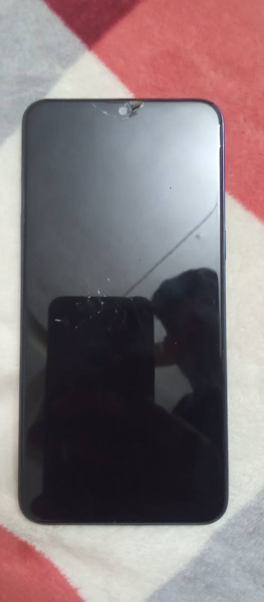 السلام عليكم
 البيع A10S ذاكره 32 بصمه كله شغال شحن بس صوت مابيه بسعر مناسب كلش ادخل خاص او انتصل *********** مكاني رفاعي
