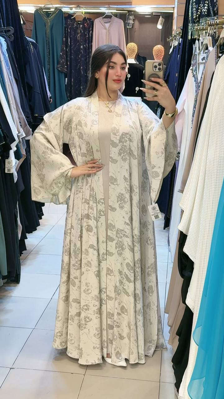 من اجمل الموديلات 💥
 عبايه دبل كلوش ♥️
الوان قطعتين وليها طرحه وحزام وبيزك 🥰


**إذا كنت صاحب هذا الإعلان وتريد حذفه لأي سبب، رجاءا أرسل رسالة إلى الدعم الفني**