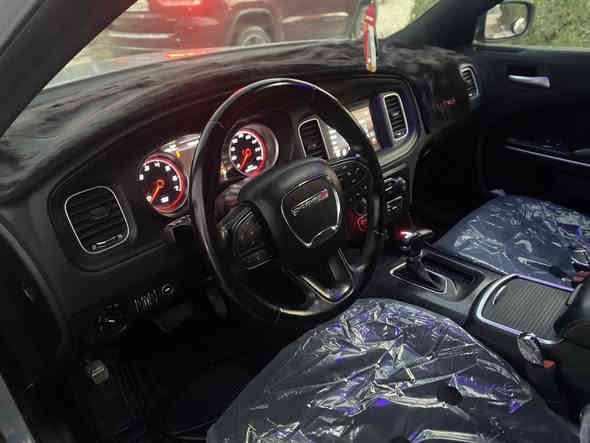 للبيع جارجر موديل 2022 بوليسي سمنتي بدون صبغ فقط الدعاميه الامامي   او بيها بارد بالبنيد والجاملغ امامي ماشيه 56 الف كيلو  رقم ارييل (***********)السعر 195
