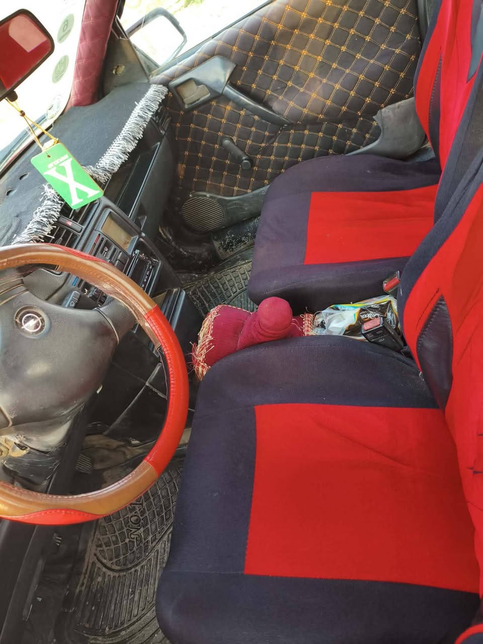 السلام عليكم للبيع اوبل حجم 20 كير ومحرك بشرط تايرات جدد داخل جديد سنويه جديده شرط تحويل سعره 35 وبيه مجال شي قليل مكان سياره حويجه الاستفسار ***********
