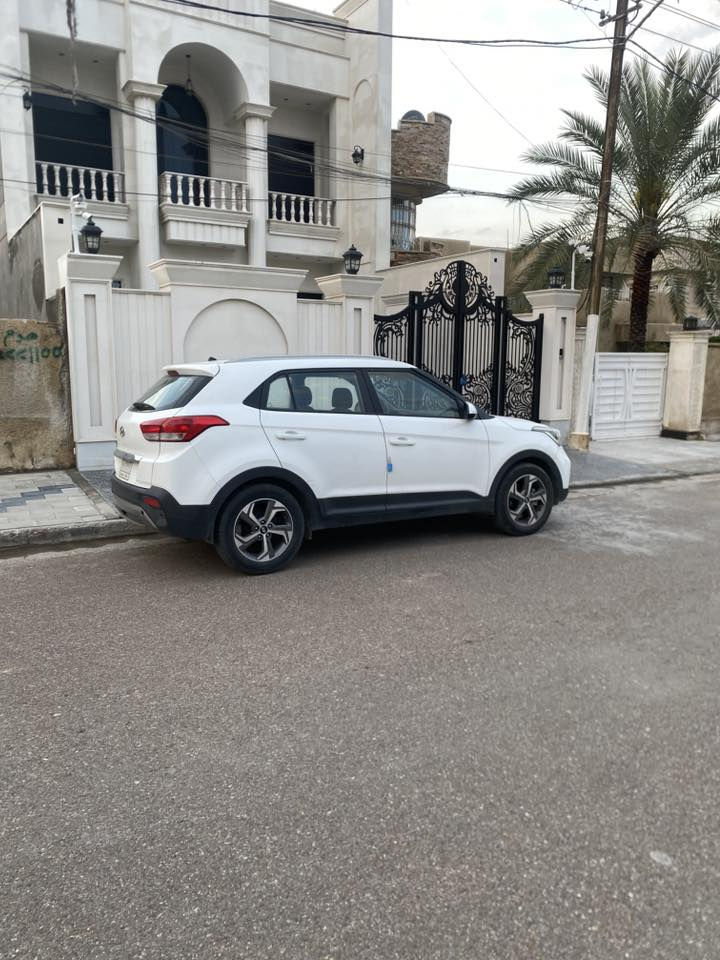 السلام عليكم

كريتا 2020 للبيع خليجي

لون ابيض
رقم بغداد بأسمي 
محرك 1600 دوش

مكفولة من الصبغ والحادث … بيها بارد بالباب قليل جداً ورصعة بالصندوك وملاحظات بسيطة

ماشية ٤٤  الف كم

ويل كب  - فتحة سقف- لايت زينون + دبل كشاف- لايت متحرك مع الاستدارة - تبريد قطعتين - راديو مسجل شاشة 4K - زوج تايرات جديدة- باتري جديد-
جاهزة من كلشي 
المواصفات الباقية معروفة
السعر 148$ مجال بسيط 

للاستفسار 
***********
د.محمد

بغداد- حي الجامعة
غير متواجد عالنت
