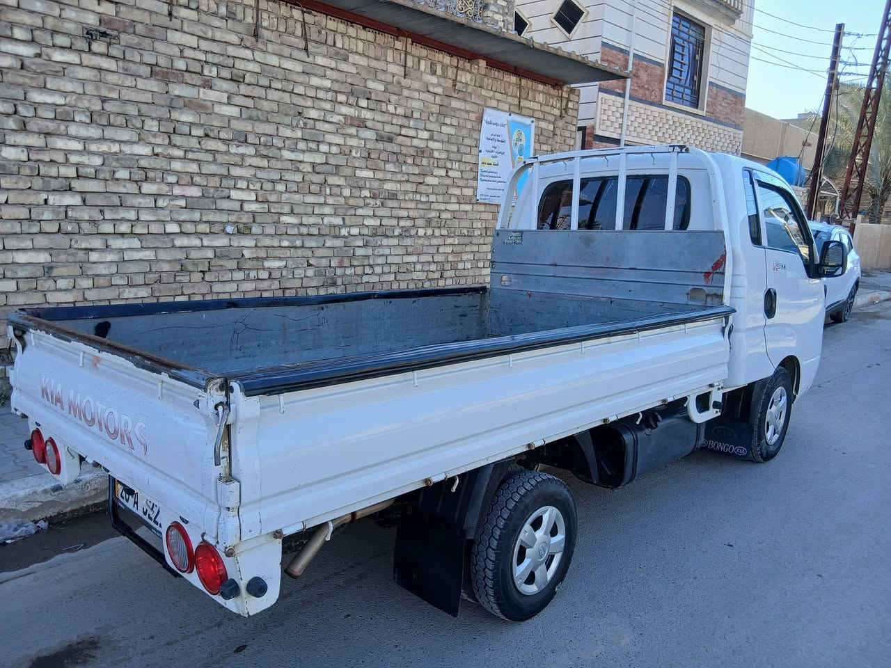 سلام عليكم للبيع كيه عموشه موديل ٢٠١٢ رقم صلاح الدين انكليزي مكفوله من الضربه والصبغ والبارد سياره جديده وضع شركه برغي مامفتوح بيها العنوان بغداد الطارميه الشراي يتصل الهاتف ***********// ***********
