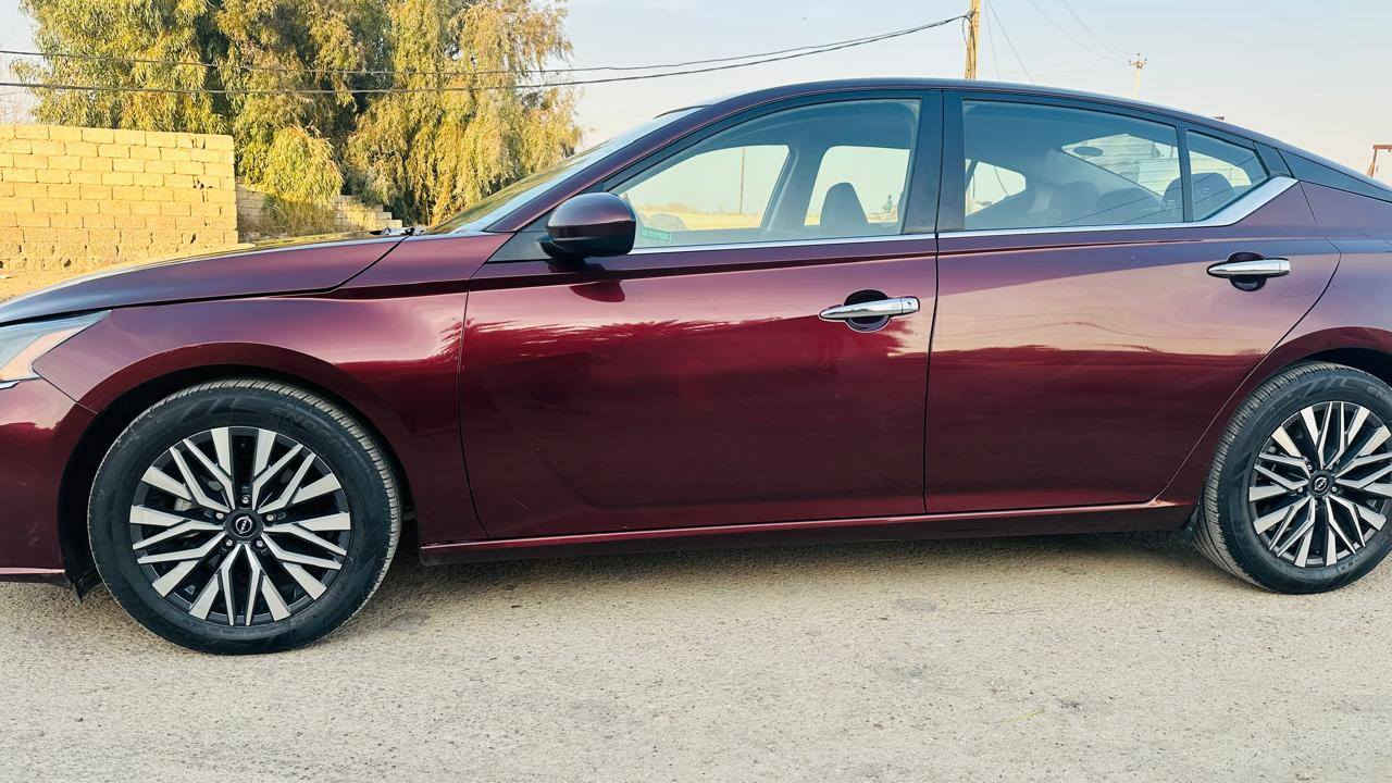 للبيع 165
نيسان التيما موديل 2023 SV
اللون ماروني شكل الجديد 
رقم (اربيل)  شرط تحويل  
📌 المواصفات:SV
• كشن كهربائي
• رادارات خلفية 
• رادارات جانبية
• تشغيل عن بعد + بصمة تشغيل
• كاميرا خلفية
• تحكمات كاملة بالستيرن + تحديد سرعة
• لايتات زينون 
📌 تفاصيل إضافية:
السياره ماشي 46 الف ميل 
سيارة بدون صبغ بس بارد بالجنطة فقط 
• محرك وگير بشرط 
💰 السعر:165 
بيها مجال للطيبين شي قليل 
📍 العنوان ديالى بعقوبة  
📞 ***********
