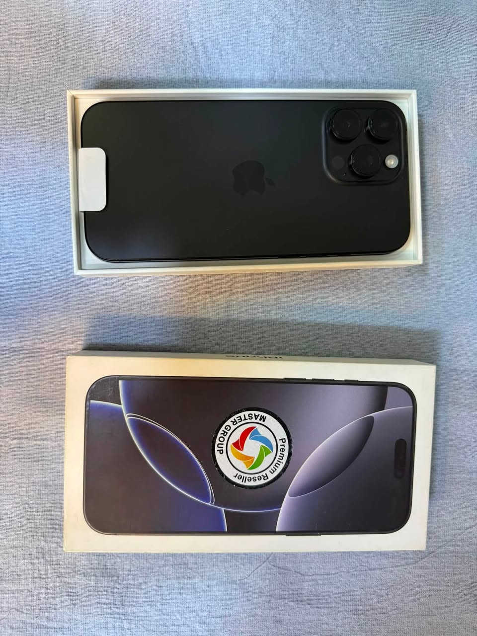 Iphone 16 pro max 256
ايفون 16 برو ماكس ذاكرة 256 
الجهاز بي ضمان سنة كاملة مجرد مفتوح من الكارتونة عربي ضمان شركة ماستر وكالة 
عدد دورات الشحن 0  يعني بعدة زيرو 
الجهاز جديد بمعنى الكلمة خالي من اي عيب مكفول كفالة عامة 
السعر 1550 الف
للعلم الجديد 1750 فرق 200 الف بمجرد مفتوح من الكارتونة فقط  عنواني زيونة 
***********
متواجد واتساب فقط
