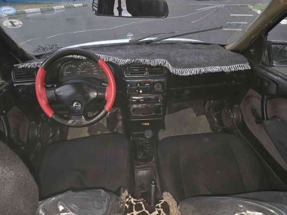 بەلەش بەلەش ماڵی فەقیر 
ئۆپڵ ڤیکترا مۆدیل 1990 ئارم پلاستیک هەولێر بەشەرتی سەیتەرەو مەفرەزەو دایرەی مروور هەموو کوردستان پی بگەری بەشەرت مەکینە شانزە زۆر مەزبووت
گێروو مەکینەو کارەبایو ریۆشتنو لیخورینی زۆر مەزبوتە موس براوەی نیە ناو دەری ریکو پیکە پیش لیوک لۆکە سەخفو شانی جوانە ماڵی فەقیرەو بەنزین ناخوات 
گەرمی فڵچە گێچ لەیت سەکن گشتی مەزبووتە تایەو ویل پاتری خاوێنە 
شوێن رانیە *********** قفڵی $14 رانية
