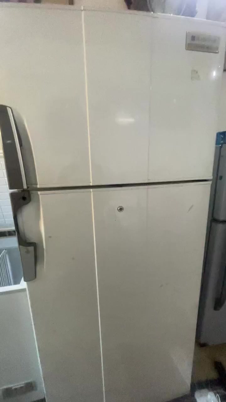 السلام عليكم مجمدات 4 وثلاجات 4 اريد أبيعهن شلعه كامله سعرهن 900 شغالات تجميد وتبريد عنواني سكينه الزراعي 2/11 *********** للاستفسار اتصلو على هذا الرقم متوفر واتساب 
ينباعن مفرد عادي همات
