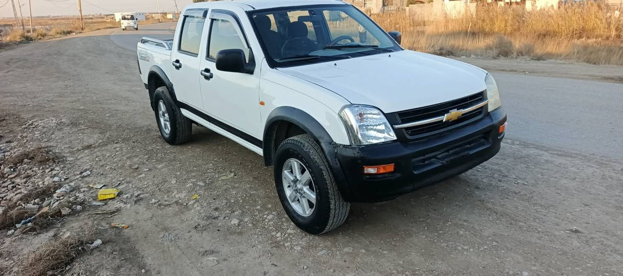 السلام عليكم .شوفر  لوف 2005 مال مزاد الداخليه.
سيارة مصبوغة عام للجماليه صدر نظيف تايرات. نص عمر باتري جديد مسجل سماعات جدد جام كله شغال لايتات جدد. بك لايتات جدد تترقم بغداد مرور الحسينيه كتابهه كامل كبل تروح ترقم للبيع او المراوس السعر ٤٠ وبيهة مجال. العنوان ديالى المقدادية

***********
