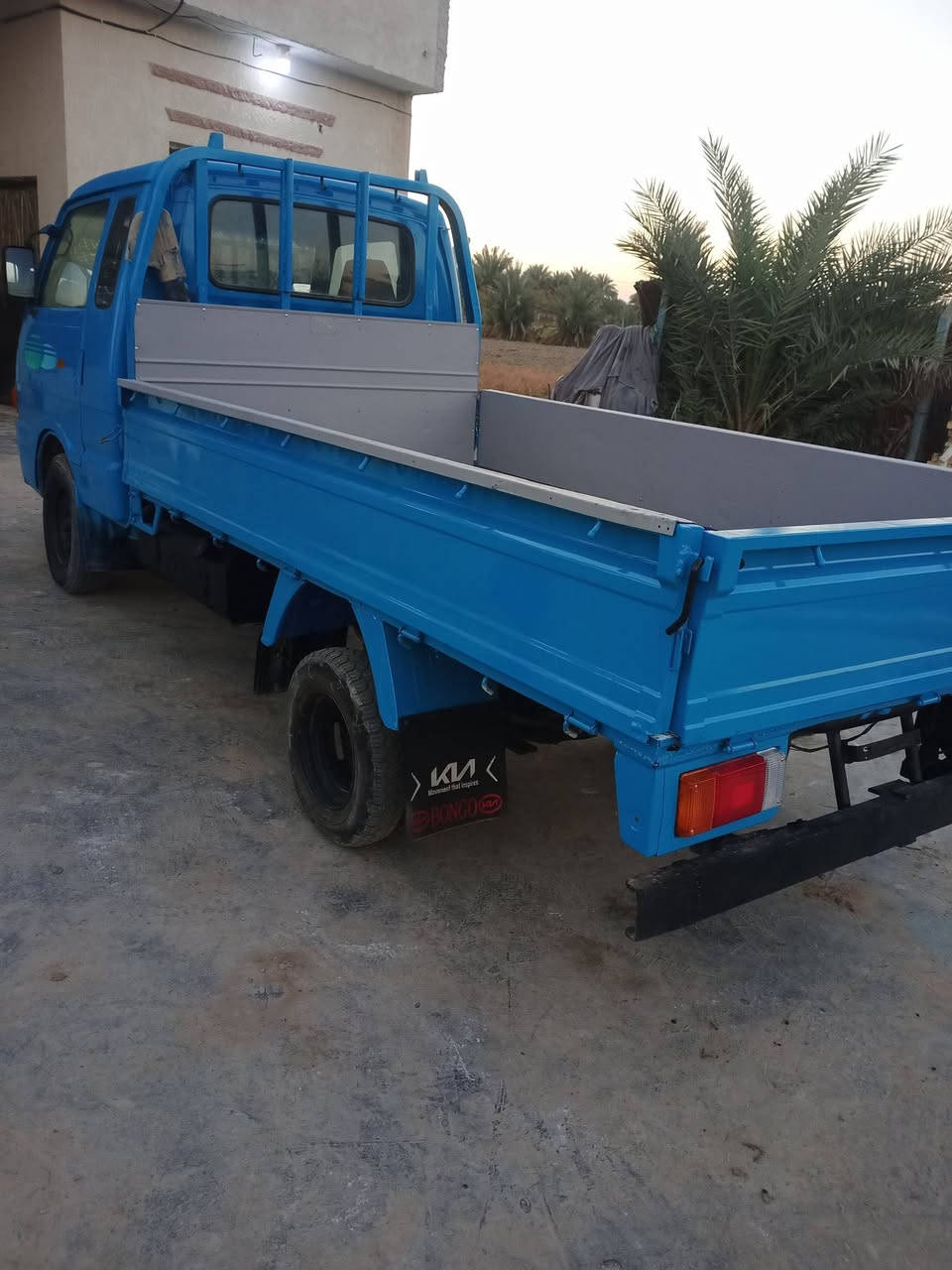 السلام عليكم كيه مديل 94 للبيع سياره نضيفه كلش رقم بابل مكاني حله طهمازيه سنويه نافذه السعر(٤٥)***********.
