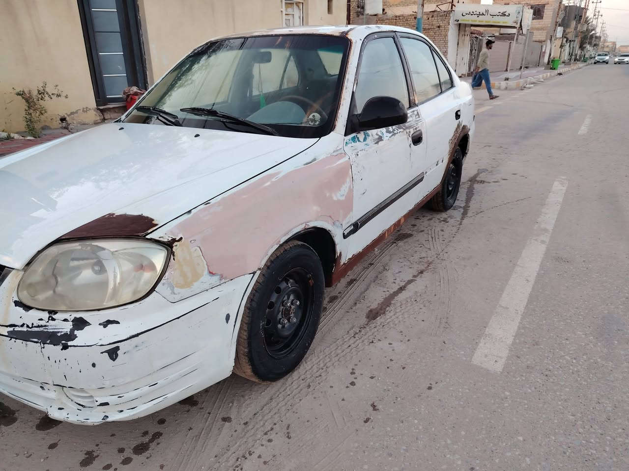 السلام عليكم سياره اكسنت 2004 مزاد الناصريه مكينه وكير توني شادهن السياره معمره وكامله عوزهه بس صبغ مكانهه ناصريه سوق الشيوخ اخوان اني مكلف بل نشر.. هاذه رقم راعيهه ***********
