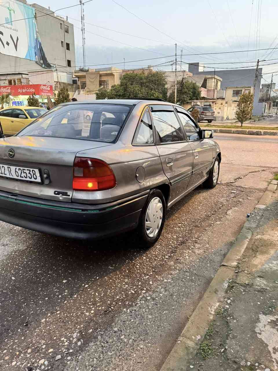 السلام عليكم
لبيع أوبل استر 

موديل ٩٢سيارة حجم ١٦

نضيفة معوزة شي 

كير ومحرك بشرط 

طخم كلو جديد 

تىدفة شالغة 

طخم تواير جديد 

السيارة باسمي اني الشرعي 

رقم جديد هزة جديدة سنوية ٢٠٣٠

شرط التحويل //// السعر ٤٧ وبيه مجال ل شراي 

***********

***********
