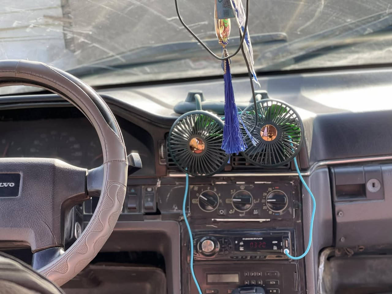 سلام عليكم سياره فالفو للبيع حلوه مكينه وكير جاهزات جدد مكاني سوق الشيوخ كرمه بني سعيد السعر 45 وبيه مجال تحويل ثاني يوم الاستفسار على الرقم 
***********
