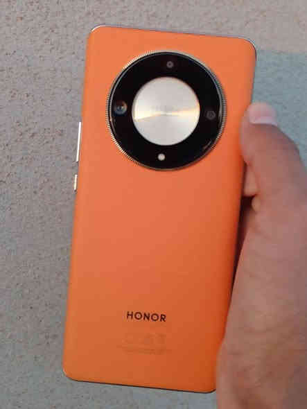 سلام عليكم 
جهاز للبيع HONOR X9b 5G
           (موصفات الجهاز) 
رام 12 غ.ب    
     8+ غ.ب  HONOR RAM Turbo
ذاكره 256
البطاريه 5800 mAh 
معدل تحديث الشاشة 120 هرتز كحد أقصى 
                 أصدار اندرويد 15
الباكيت وسماعه والشاحنه مالات الجاهاز 
الجهاز مستخدم استخدام شخصي شي قليل. 

سعر 280
رقمي:***********
متواجد على الفيس
