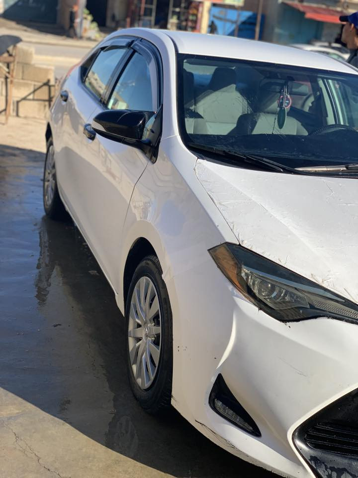 السلام عليكم
كورلا 2016 LE
لون ابيض 
رقم اربيل جديد هزه وسنوية جديد
السيارة ضررها 3 قطع
 بونيد وجاملغ امامي والصندوق رش فقط
بيها شخطات بسيطة مال شارع 
سيارة حلوة ونظيفة ماتحتاج اي مصرف 
(كورلا سيارة جلدها متين) تحمل حر الصيف وبرد الشتاء 
السعر 127 $ وبيها مجال بسيط للطيبين 🥀
مكان السيارة الشرقاط مركز القضاء 
الاتصال
***********
***********
