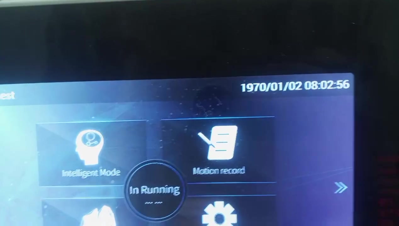سلام عليكم جهاز جري ماركه ايوبي شاشه لمس يكنك ع شبكه وزن 150 بي سرعه 16 بي هواي صفات للستفسار خاص او اتصل وتساب ***********
