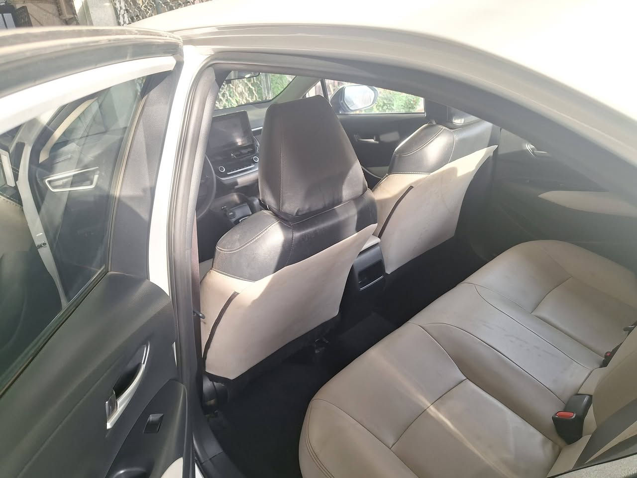 السلام عليكم للبيع كورلا هايبر لون ابيض موديل ٢٠٢١ ماشيه ٥٧ الف بدون صبغ عدا طخبه بيسطه بالصندوق وكسر بالدعاميه السعر ١٩ مليون عراقي سياره ام علامه زركه مكان السياره البنوك الاتصال *********** بسمي السياره ....
