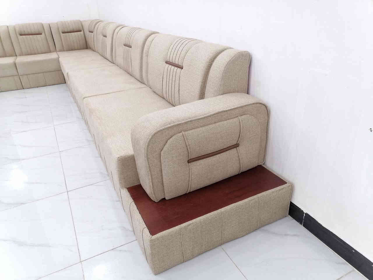 ديوان مودرن موديل ابو طبله 7 متر 6 قطع 💚🌷
تزكام شغل اربيل خشب بلاويد لسفنج10مال معاتب ✨💯
عنوان كوت زين لقوس شارع لمله يوجد تفصال حسب طلب
رقم *********** يوجد توصيل بعد لمقابله 🚛
