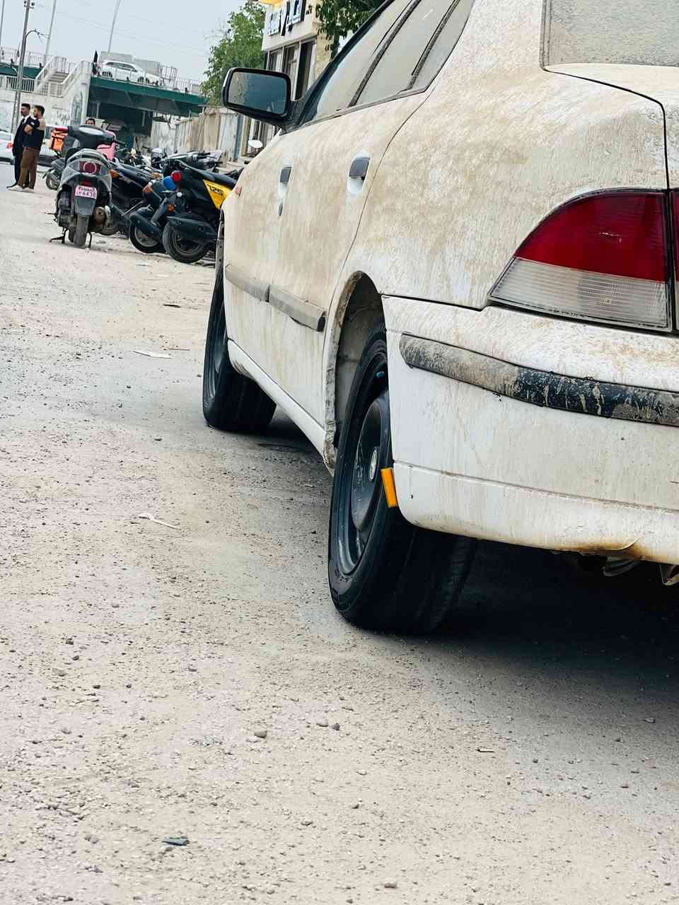 السلام عليكم سمند 11 بسمي سنويه نافذه ب25وجاهزه سياره كير مكينه تبريد كهربائيات كله شغاله حداده مرتبه تخم تاير جديد بيه بدون تبديل اي قطعه وبيه طخه بقبق الجنطه وطخه بالخشم عكس سايق الدوس مرشوشه فقط 
العنوان اليرموك الاربع شوارع 
***********
