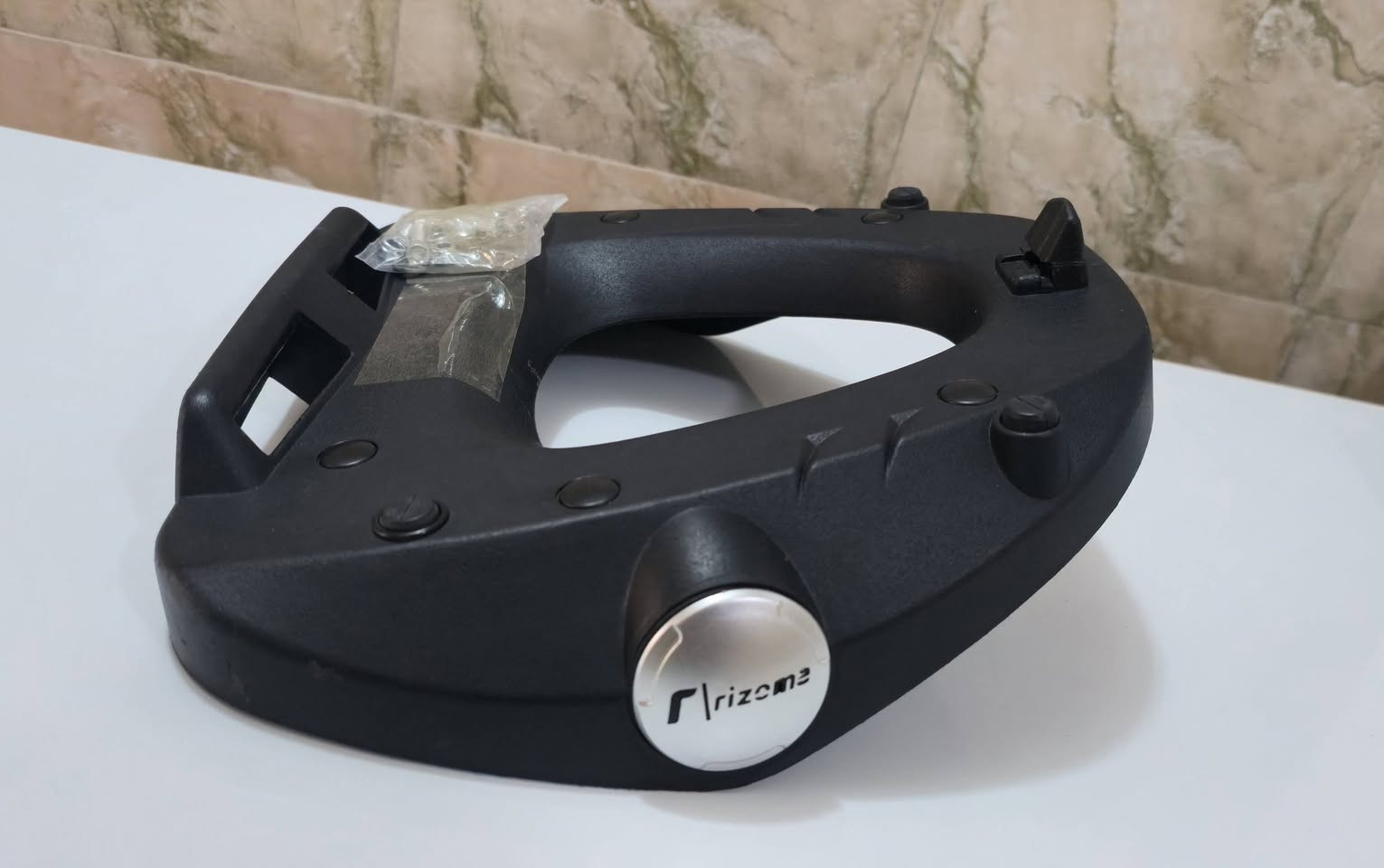 متوفره جديد اصلي غير مستخدم قاعده جنطه مع البراغي 25 الف توصيل جميع محافظات العراق ***********
