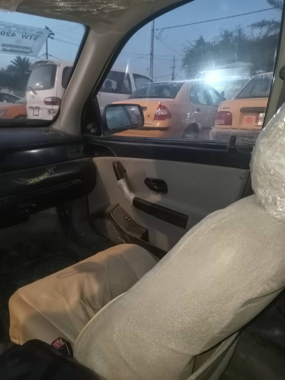 السلام عليكم البيع سمند موديل 2009 رقم بغداد  مالكه  بلهاشميات مسؤل مالك مكينه وكير زينات السياره كله شغاله وحله من الصوره السعر 17 رقم ***********
