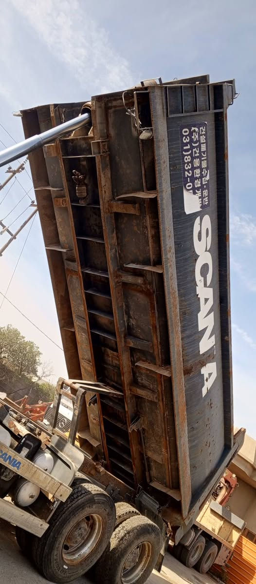 سكانيا بوماعقرب  موديل 2011 منفيست بصره بلادي شاصي وقماره محرك وكير واكسل مكفول المكان كركوك معرض ابو عادل للاستفسار ***********   ***********    ***********ابوعلي كركوك
