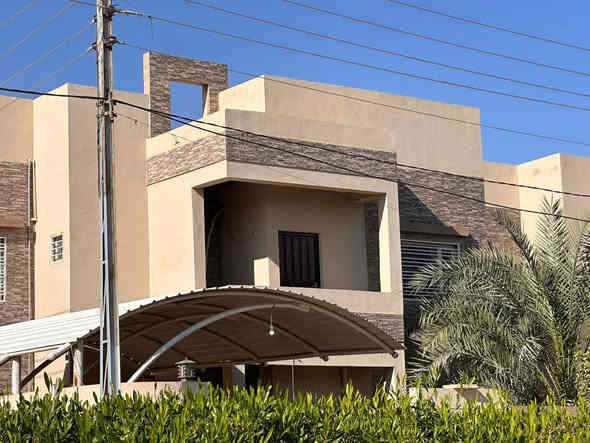 #مكلف بالنشر 
دار للبيع مساحة ٢٥٠متر ركن شارع ٢٠ 🏠
الموقع :تكريت /مجمع الجوهره 
يتكون الدار من ثلاث غرف نوم الطابق الاول غرفة نوم صالة وسطية استقبال مطبخ حار بارد صحيات مناور  حديقة 
الطابق الثاني غرفتين نوم السطح شتايكر 
ثلاث حمامات 
للاستفسار الاتصال على الرقم 👇🏻 
 *********** وتساب
#السعر 200 مليون
