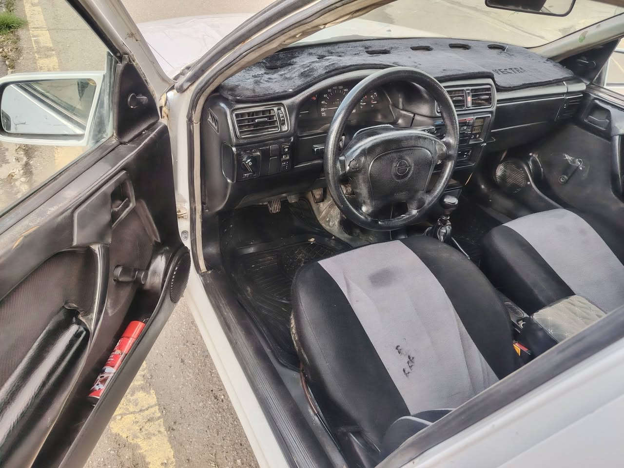 سياره فكتره حجم 16 موديل 1989محدث 95 كابون بانزين موجود شرط التحويل من الشرعي تصليح دواير ودوسات فقط قطر صبغ مابيه شرط استيرن بور قفل مركزي اسلايت مسجل سماعات مضخم سياره جاهزه من كلشي كير ومكاين شرط طخم تايه جديده ***********#*********** اتصل والخاص مغلق
