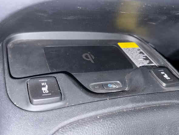 تويوتا كورلا هايبرد 2024 SE بلس
لون اسمنتي 

مواصفات

التحكم على المنحدرات

الكاميرا الخلفية

بصمة

فتحة السقف

تدفئة المقاعد

نظام المفتاح الذكي

شاشة

مرايا جانبية كهربائية

مصابيح زينون الأمامية

8 وسادة هوائية

لوحة قيادة رقمية

المصابيح الأمامية ليد

كشافات ضباب

شاحن لاسلكي

رادارات امامي خلفي 

رادار تحذير فتح الباب 

جهاز دفع خلفي كهربائي 

ملاحظة السيارة AWD جهاز خلفي كهربائي وليس 

ميكانيكي يعمل فقط عند الحاجة 

الضرر 

كما موضح بالصور 

تبديل باب السايق نفس اللون 

وصبغ الجاملغ فقط بدون دواخل 

صبغ قطعة واحدة فقط

السيارة كاملة مو ناقصها اي شي 

سعر الرقم 200$  تترقم بغداد 

السعر 16500$ يعني 165  ورقة وبيها مجال بسيط 

مكان السيارة الانبار حديثه 

للاستفسار : ***********
