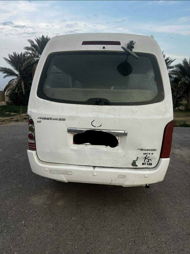 H1جمبي ناصي موديل 15راقمً بابل انكليزي باسمي تحويل مباشر خط وبحث وهيئه تاخذ مصفر وغرامات خطها ماناقله خطها القديم مسيب كربلاء مكينه ونجيً 6شادها قبل 4 اشهر حاويهً كير عادي خير من الله حداديه اماميه وخلفيه  بيها خسفتين بالبجم مو ضربه باقيه علىً وضعها مخلي عليها فابلون واضح بالصوره دواير معمره بس الهلالات الاماميه مامعمره  بيه معجونً وره باب السايق بسيط والكشر شوف  العين سعرها 70وبيها مجال اتصل وبيك خير ودلل
***********
*********** الحال, واسط

