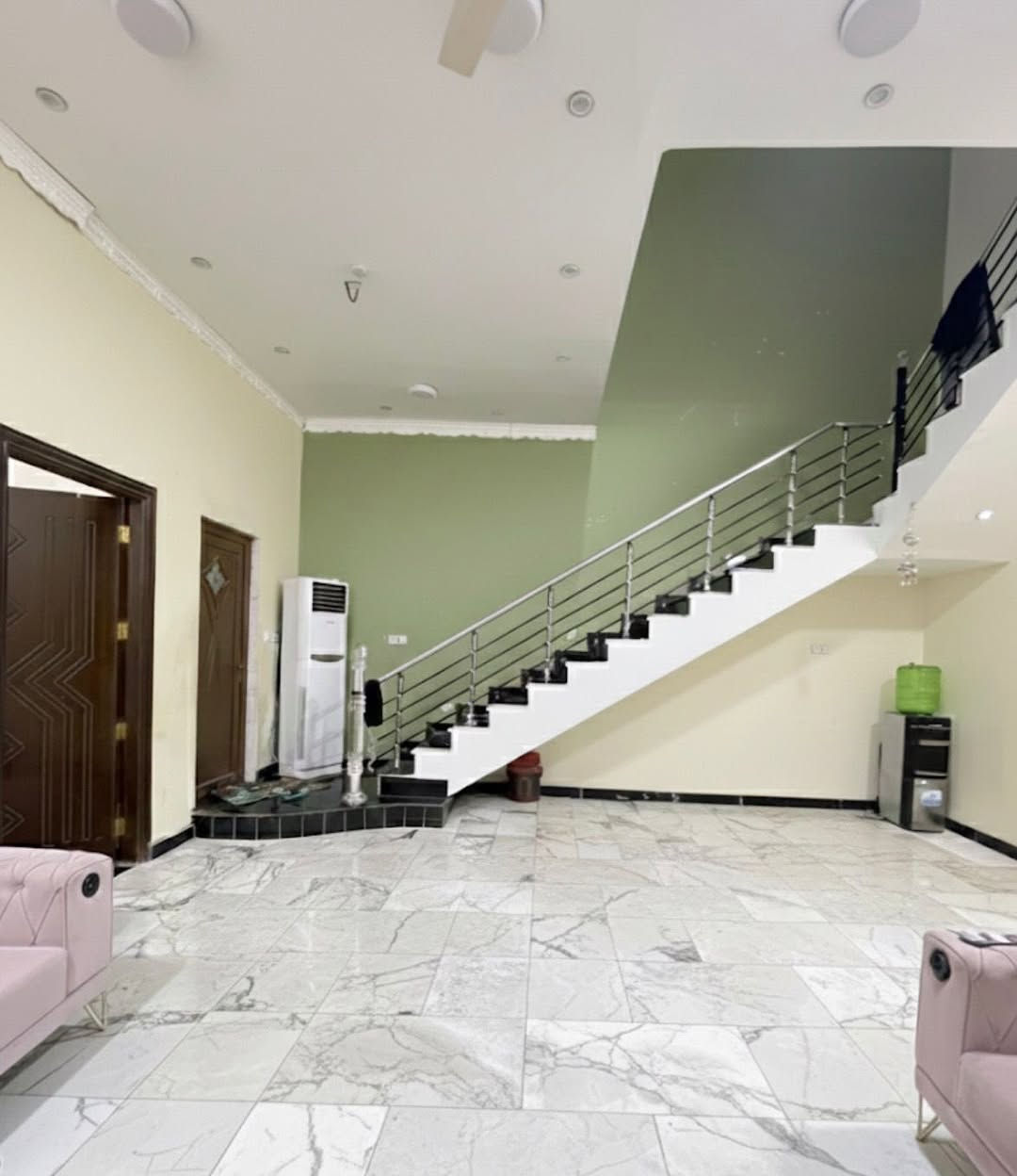 بيت للبيع
طابو زراعي اصولي 
المساحة ١٤٠ متر 
طابقين بناء حديث ٢٠١٩ 
غرفة بالطابق الأرضي 
الطابق الثاني غرفتين 
بناء طابوق البيت كامل 
العنوان التنومة كردلان قرب أسواق ايليا شارع الإمام الرضا (علية السلام ) 
يبعد عن الكورنيش ٧٠٠ متر او اكثر شوية 
يعني بعيد عن الكص 
اي استفسار مراسلة الصفحة او الأتصال على الرقم 
***********
