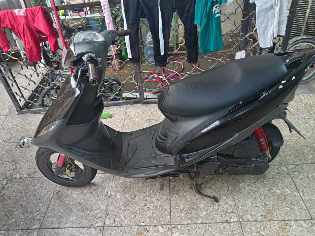 دراجة ماكس عدلة للبيع دراجة رنبة منزلينهة قبل سيوعين دراجة برغي ما مفتوح بيهة جيب وياك فيتر وتعال وشفو دراجة سعرهة مليون وبيهة مجال شراي يتصل علة هاذة رقم ***********مكان حي لعامل شارع لربعة وثمانين
