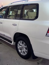 لاندكروز • ٢٠١٧ • بدون ضربه