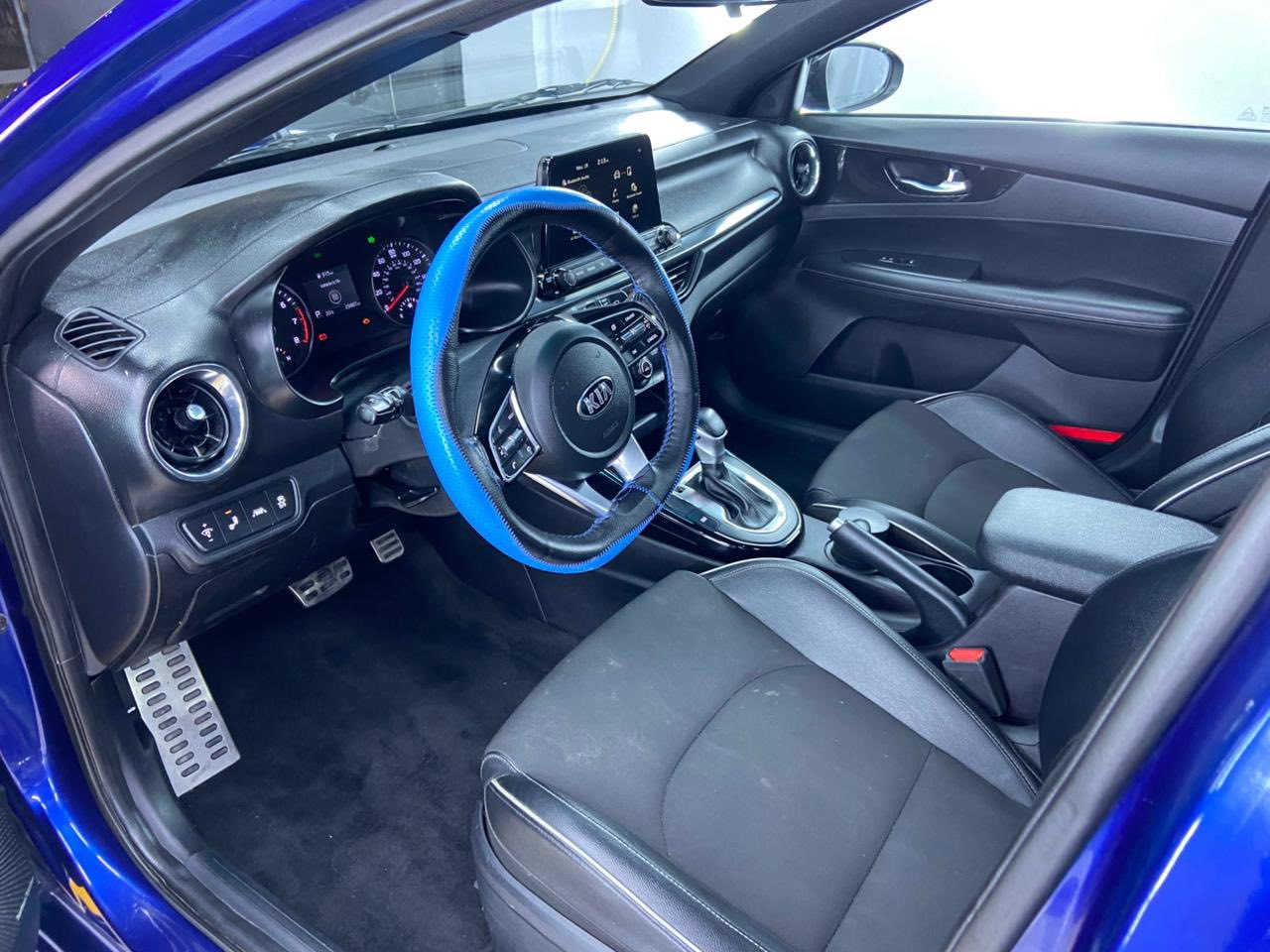 السلام عليكم للبيع او مراوس  كيا فورتي 
2021 جي تي لاين 
بغداد معوقين باقي سنتين وتصير حره 
بيها 3 قطع صبغ و صفحه السايق كلير
ماشيه 47 الف ميل 
سياره جاهزه وجديده ومكفول كير ومحرك وكهرباء 
تبريد تدفئه مكفول 
الداخل جديد 
عليها ادامه كامله 
ربع ما بيها مصرف 
وكاله مضمونه 
مكاني بغداد الرصافه
للاتصال *********** ابو احمد
