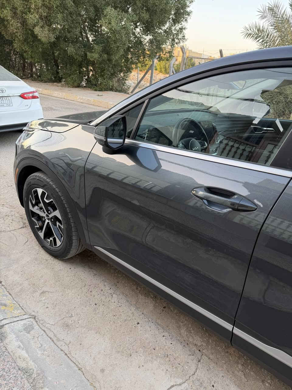 رقم كربلاء ربع باب صبغ وبيه بارد بمكانين بدون ايرباك 2024 السعر 210 ***********
