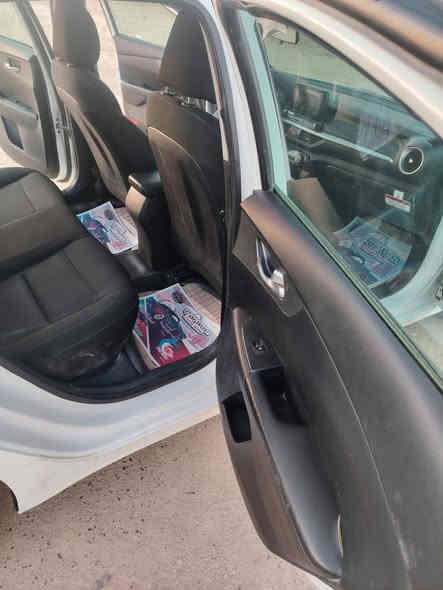 سلام عليكم البيع كياء فورتي موديل 2019 وارد امريكي حادث موظح بل صور رقم بغداد الدولي بسمي تحويل مباشر حزه سنويه جديده تخم تاير سياره جاهزه مابيه نقص بيه تلث قطع مبدلات بدون دواخل لاشاصي ولا لغد حداديه جديدة مكاني بغداد حي النصر السعر ١٢٢ وبيها مجال اللتصال ***********
