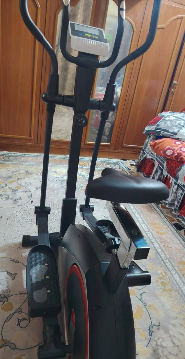 السلام عليكم
بايسكل رياضه. جديد استخداد 15 يوم فقط 
 نوعيته كلش زينه. وثكيل
المكان بغداد الكريعات 
***********
