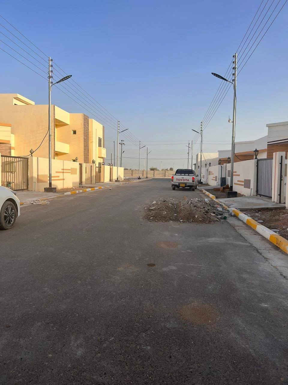 #للبيع #دار في مجمع الزهور 2 في الفلوجه مباشر على السريع الدولي ( في المربع الأول )
🟥مساحه 250 متر
🟥 شارع 10 متر 

🟥طابق واحد يحتوي على غرفتين نوم ومطبخ وصاله واستقبال مع الملحقات 

💵السعر 110 مليون 
يعني تدفع 95 مليون نقد والباقي قسط 825 الف بالشهر

للاستفسار 
*********** واتساب
‪0773 370 2788
