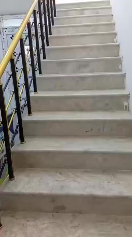 🌟 السلام عليكم ورحمة الله وبركاته 🌟
وراد شهري.               $مليون $
🔥 *فرصة استثمارية رائعة في الكوت!* 🔥

📍 *الموقع:* عمارة بسوك زوريجات، 
شقه بيها غرف عدد2 +مطبخ + صاله ضيوف مناور عدد2 حمات عدد3 
قاعات عدد 2
- قاعة أرضية + قاعة فوك (مثل مخزن)
- الهيكل طابق الثالث وسطح اشتايكر 
- ⁠رفته مال 8 طوابق نضام مصعد 
- ⁠منضومه سلامه مامله مرشات مي جهاز انذار فوك بشقه وبقعات 
- مساحة العمارة: 200 متر
- طابو سند تحويل بسمك مباشر

🏗️ *المواصفات:* 
- بناء جديد
- منضومة سلامة موجودة
- مراوس بقطعة أرض أو بيت أو مشتمل

💰 *السعر:* 250مليون عراقي
📞 *للتواصل:* *********** - سيد بهاء

تريد مراوس أو بيع؟
