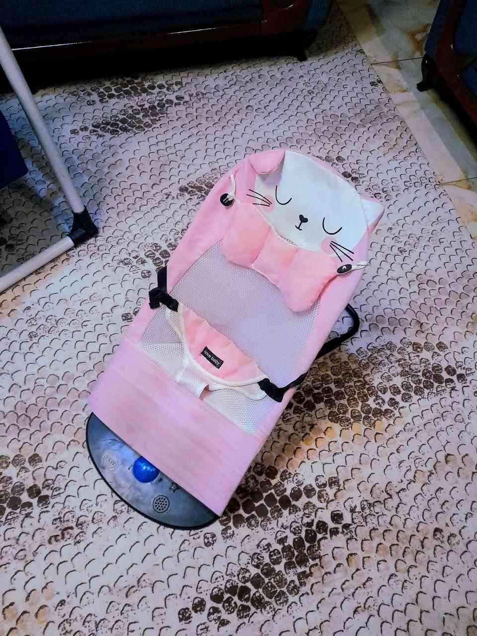 السلام عليكم
كرسي هزاز 
وكاروك ممستخدم 
سعرهن ٤٠ الف 
مكاني الدورة 
***********
